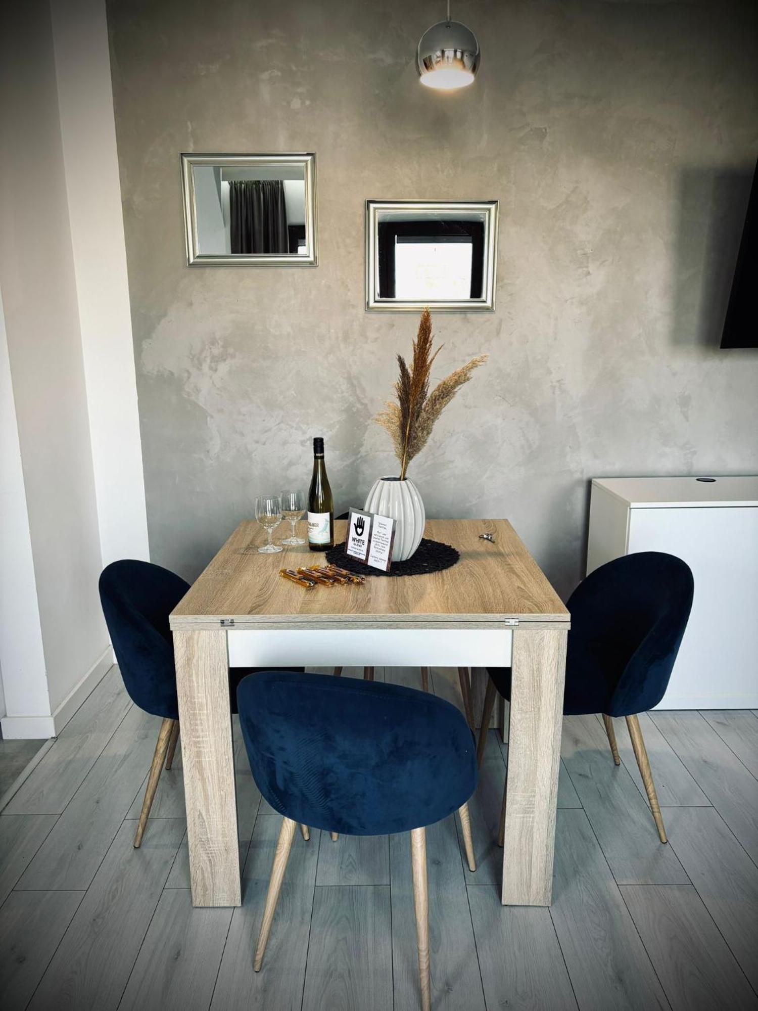 Apartament White Glove Bilitewskiego Olsztyn  Exteriör bild